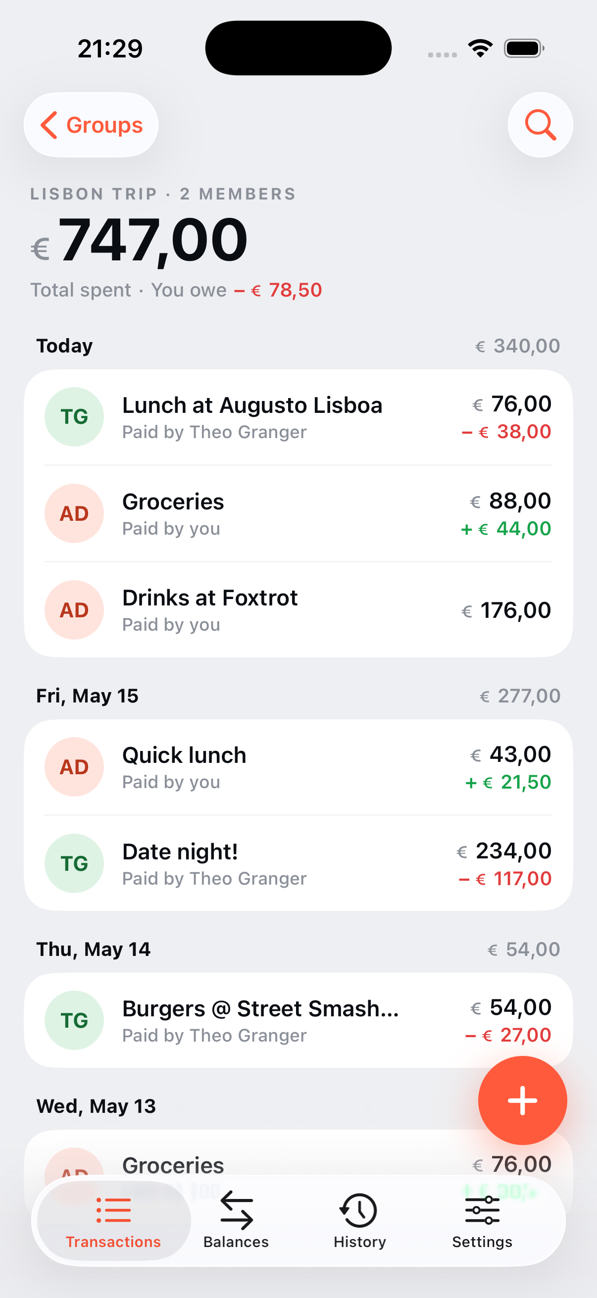 Costpot app showing shared expenses and balances